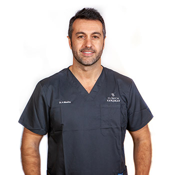 Antonio Meaños - Especialista en Odontología Estética y Restauradora