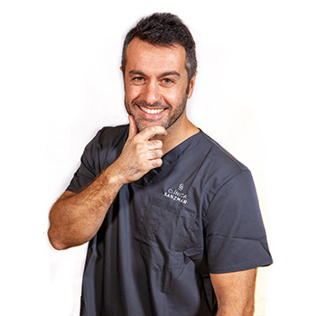 Dr. Antonio Meaños, odontólogo estético y restaurador de la Clínica Sanzmar